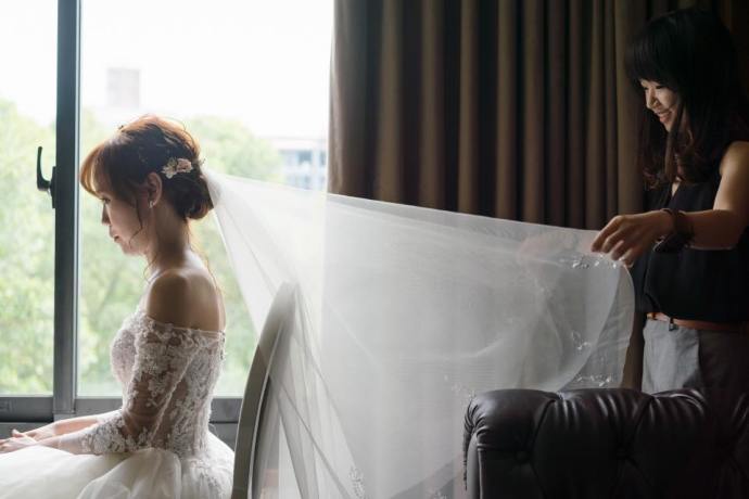 台北新秘｜新娘髮型｜台北新娘秘書推薦雨晴｜鯊魚婚禮團隊｜婚攝子安｜新娘秘書評價｜台北新秘雨晴｜白紗妝髮｜新娘造型｜翡麗詩莊園｜