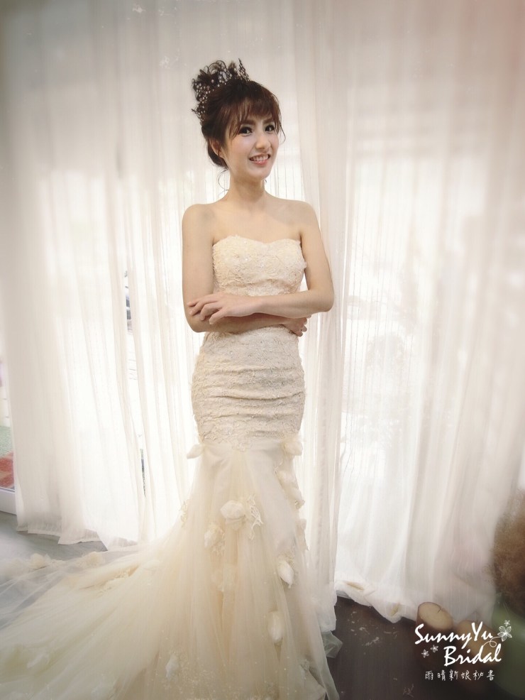 甜美|皇冠|魚尾|新秘雨晴|台北新娘秘書推薦|新娘髮型|白紗