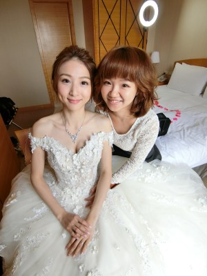 台北內湖新秘│嘉義新秘｜新秘雨晴│新秘推薦│新娘造型│白紗｜光澤感｜自然妝感｜睫毛分段黏貼盤髮造型｜愛情蔓延婚紗｜愛依賴婚禮攝影｜嘉義兆品酒店