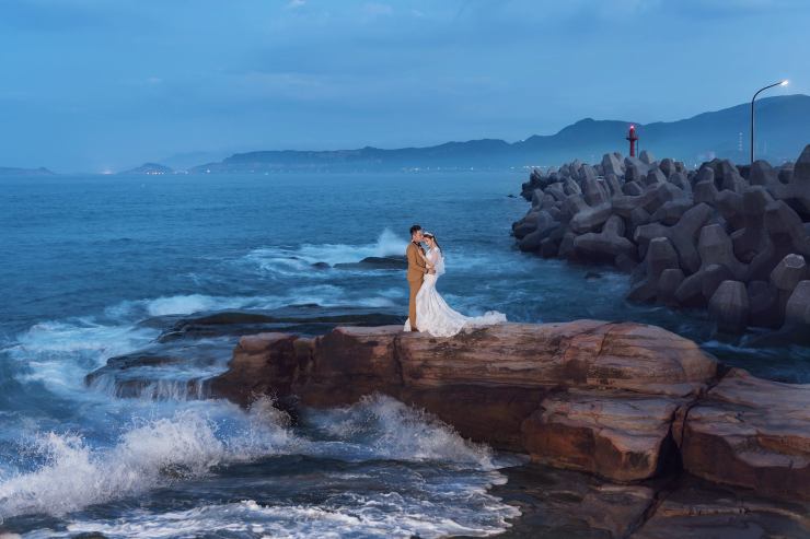 台北新娘秘書|新娘妝髮|新秘雨晴|婚攝柚子|貳月婚紗|TM時間男人|新郎西裝|男士西服|冷豔|女王氣勢|皇冠|拖尾白紗