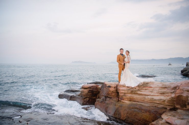 台北新娘秘書|新娘妝髮|新秘雨晴|婚攝彭彭|貳月婚紗|TM時間男人|新郎西裝|男士西服|冷豔|女王氣勢|皇冠|拖尾白紗