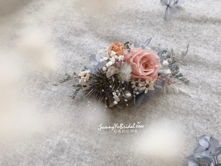 台北新娘秘書｜台北內湖南港新秘推薦雨晴｜手作新娘飾品｜雨晴手作｜乾燥不凋花新娘飾品｜乾燥花新娘造型｜雨晴手作乾燥花飾｜煙燻粉玫瑰｜不凋花｜永生花